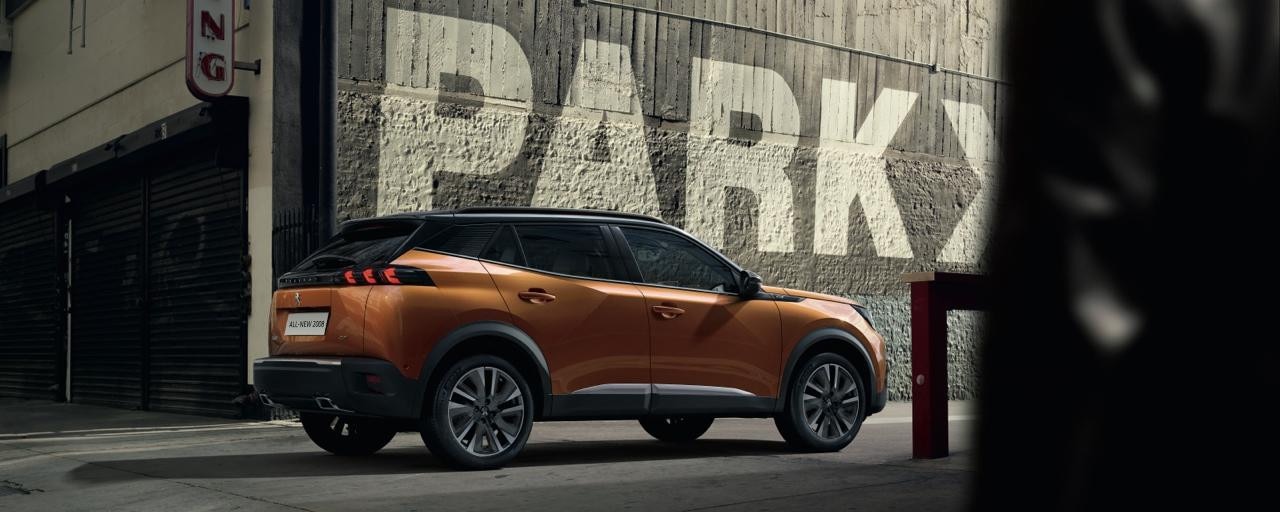 STRIKING SUV