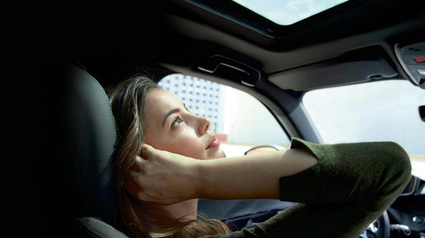 PANORAMIC OPENING GLASS ROOF